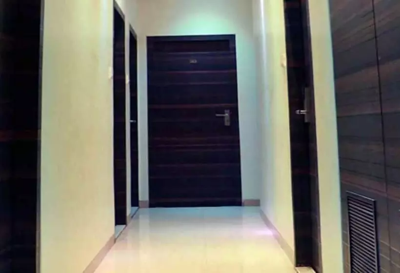 ホテル Room Maangta 211   Thane West