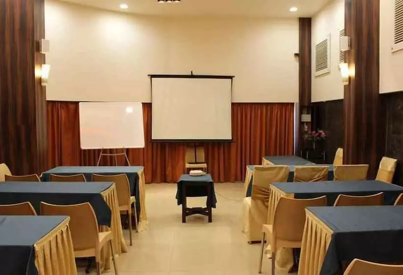 ホテル Room Maangta 211   Thane West