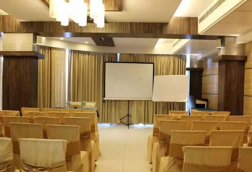 ホテル Room Maangta 211   Thane West