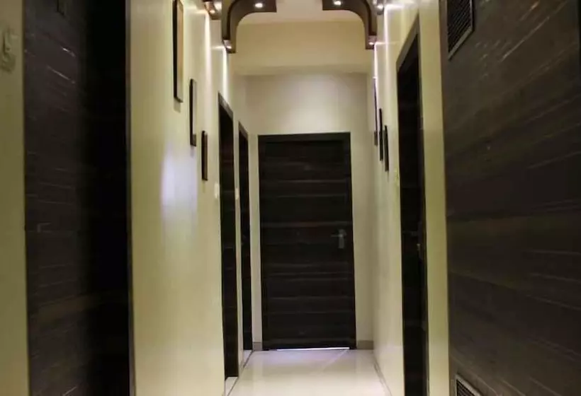 ホテル Room Maangta 211   Thane West