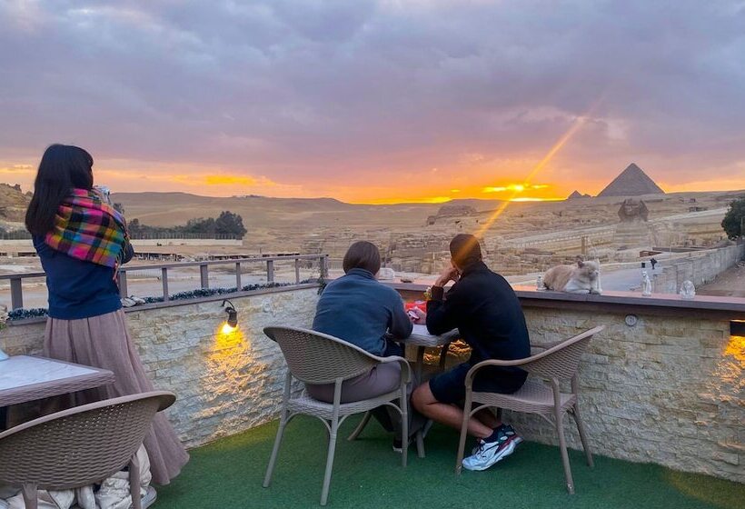 پانسیون Seven Pyramids Inn