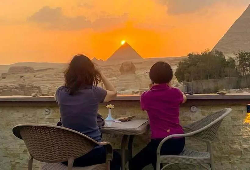 پانسیون Seven Pyramids Inn