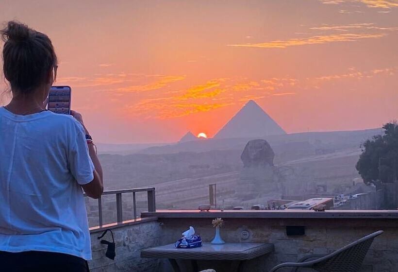 پانسیون Seven Pyramids Inn
