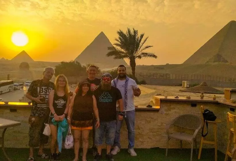 پانسیون Seven Pyramids Inn