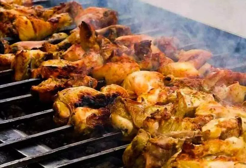 پانسیون Seven Pyramids Inn