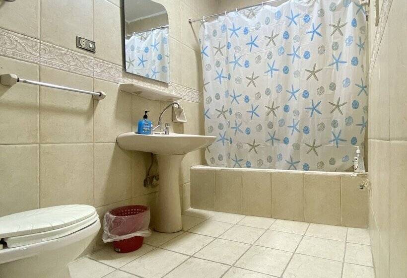 پانسیون Seven Pyramids Inn