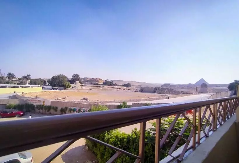 پانسیون Seven Pyramids Inn