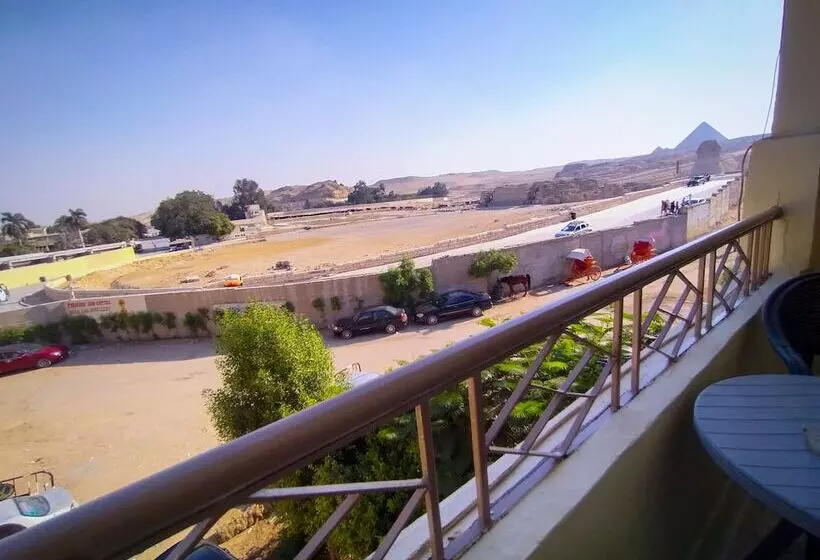 پانسیون Seven Pyramids Inn