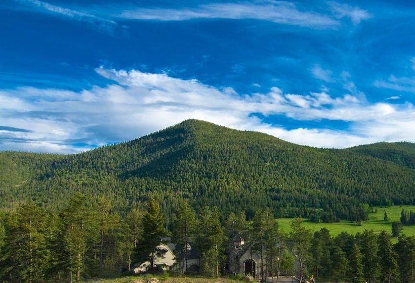 بنسيون Arrowhead Manor Bed & Breakfast Inn & Event Center