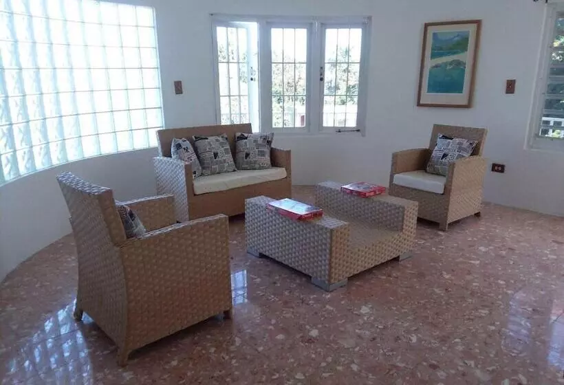 پانسیون Casa Luna