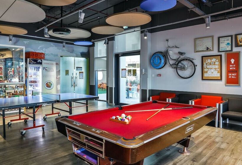 Пансион Ensuite Rooms And Studios   Dubai