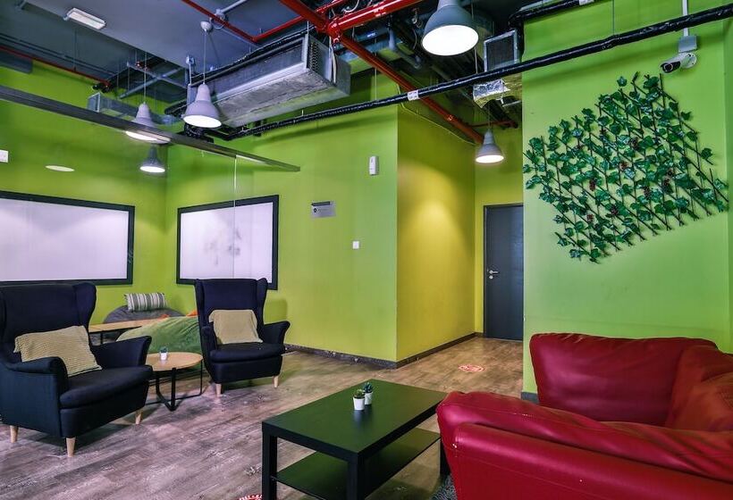 Пансион Ensuite Rooms And Studios   Dubai