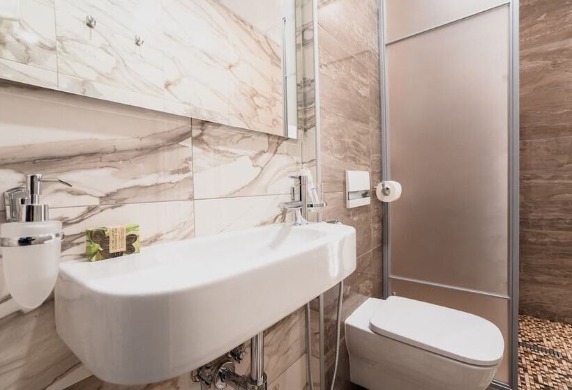 بنسيون Guest House 16 8