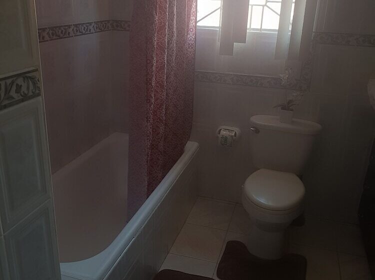 Pensión Tranquility At Blissett