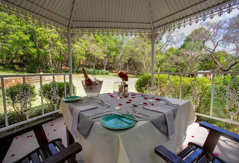 بنسيون Whispering Pines Country Estate