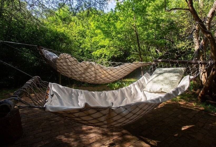 بنسيون Whispering Pines Country Estate