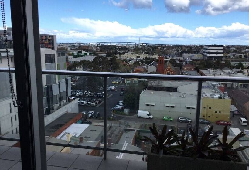 Sub Penthouse On Barkly Street