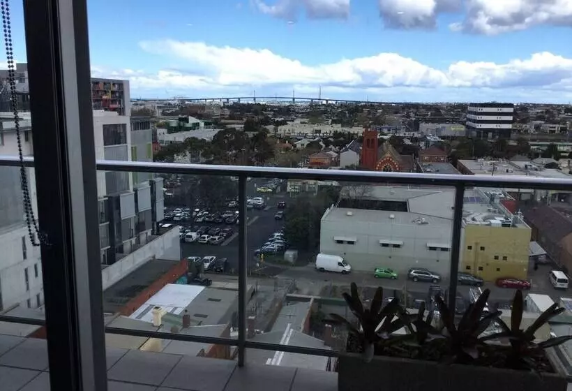 Sub Penthouse On Barkly Street