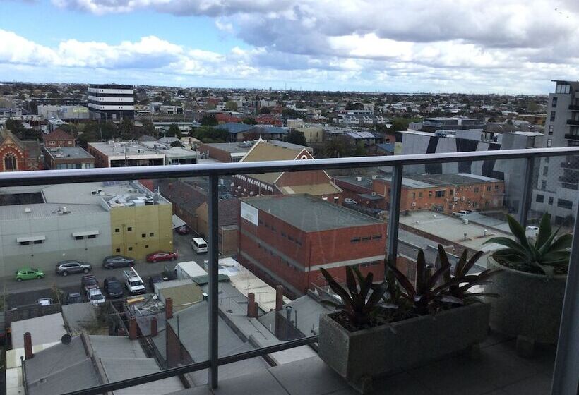 Sub Penthouse On Barkly Street