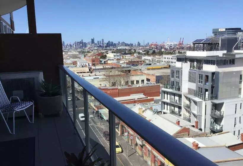 Sub Penthouse On Barkly Street