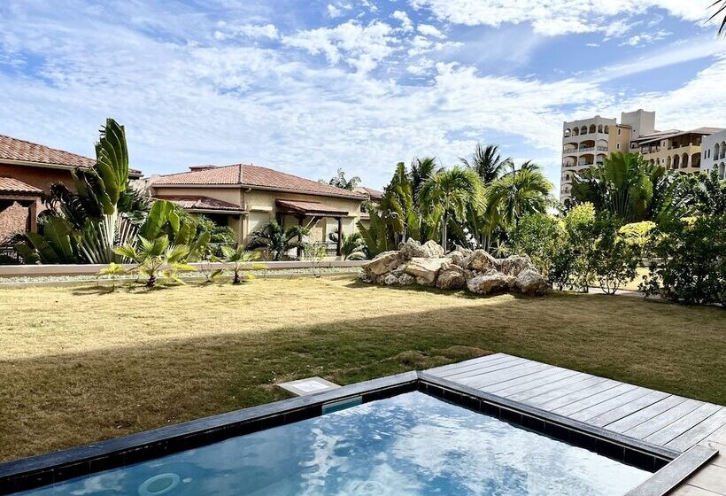 The Hotel Porto Cupecoy