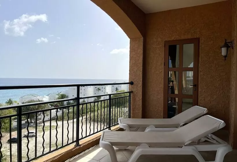 The Hotel Porto Cupecoy