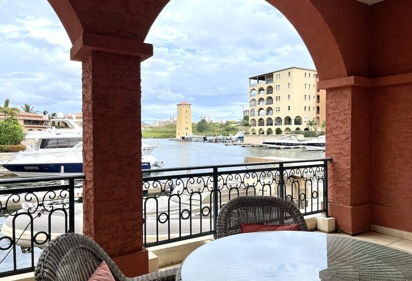 The Hotel Porto Cupecoy