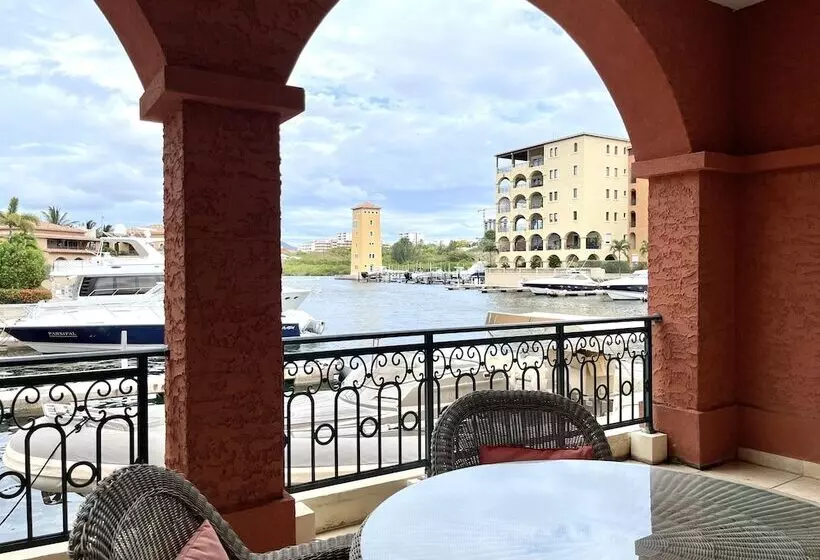 The Hotel Porto Cupecoy