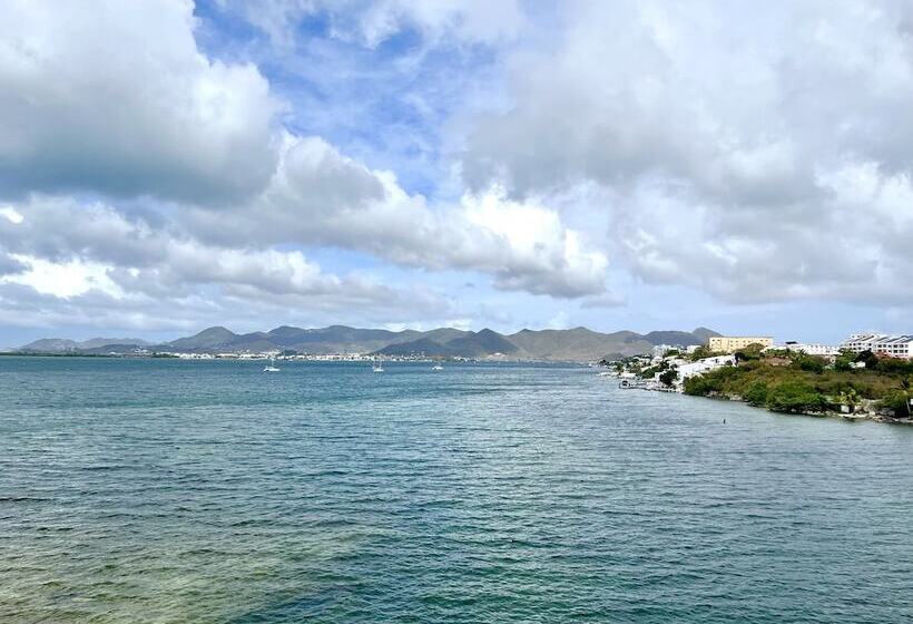 The Hotel Porto Cupecoy