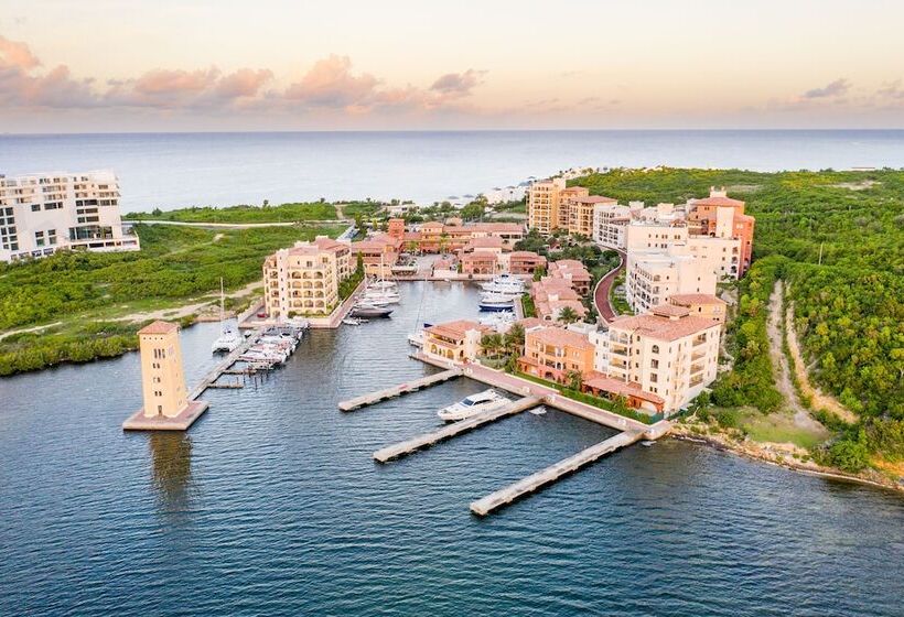 The Hotel Porto Cupecoy