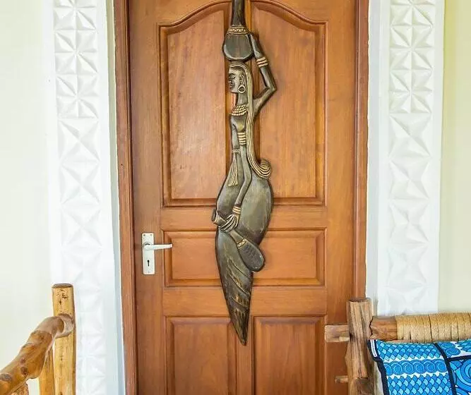 Villakwetu Cottages Diani Beach