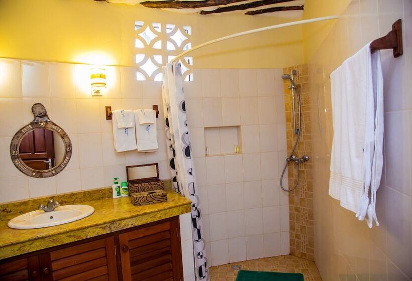 Villakwetu Cottages Diani Beach