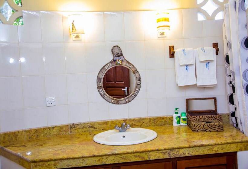 Villakwetu Cottages Diani Beach