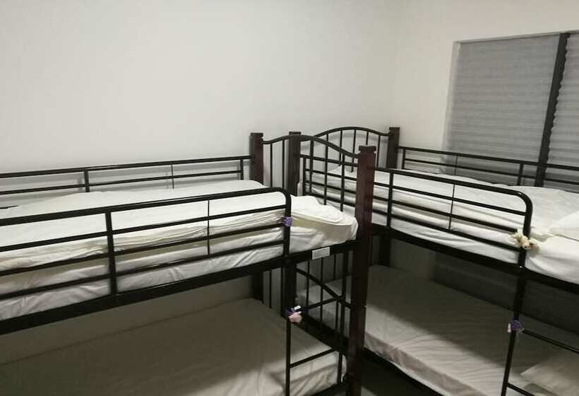 Japanese Home Hello Kitty Hostel