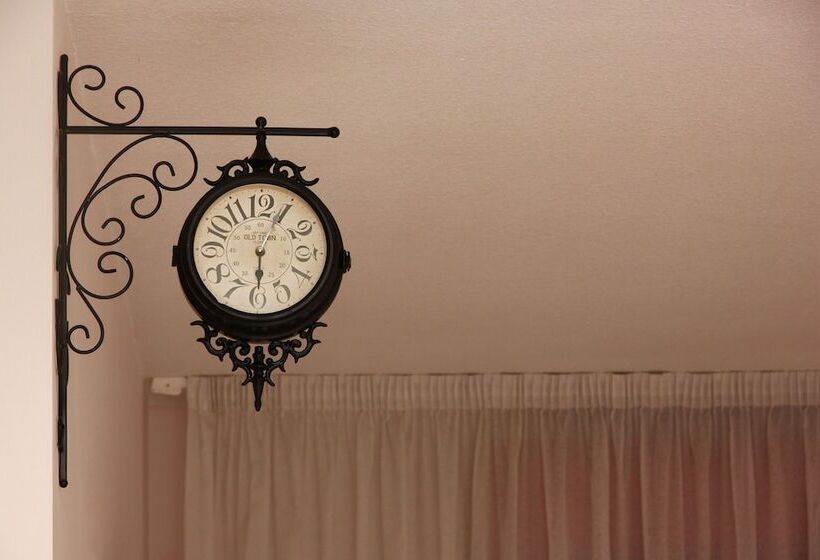 تختخواب و صبحانه Books Beds & Breakfast