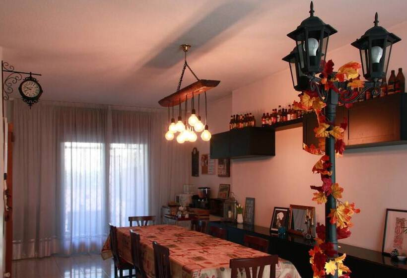 تختخواب و صبحانه Books Beds & Breakfast