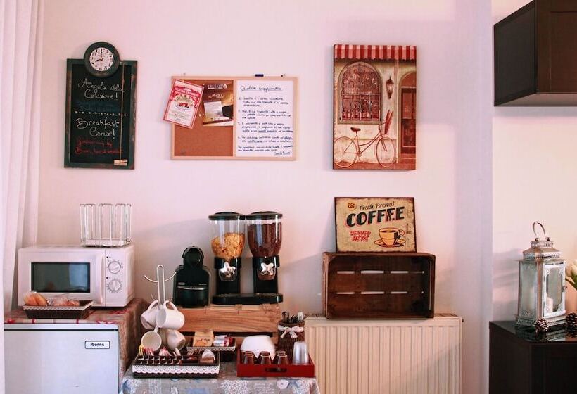 تختخواب و صبحانه Books Beds & Breakfast