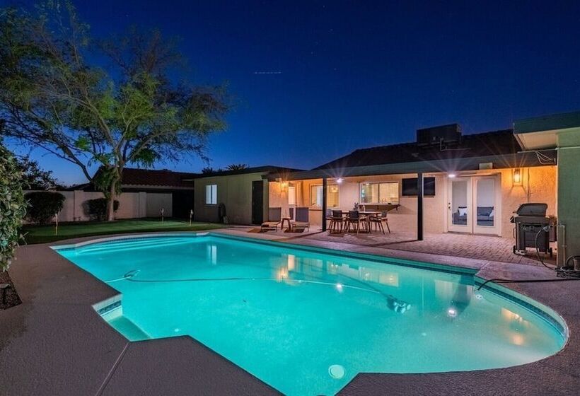 Entertainers Dream! 4 Bdrm / Htd Pool/ Games!