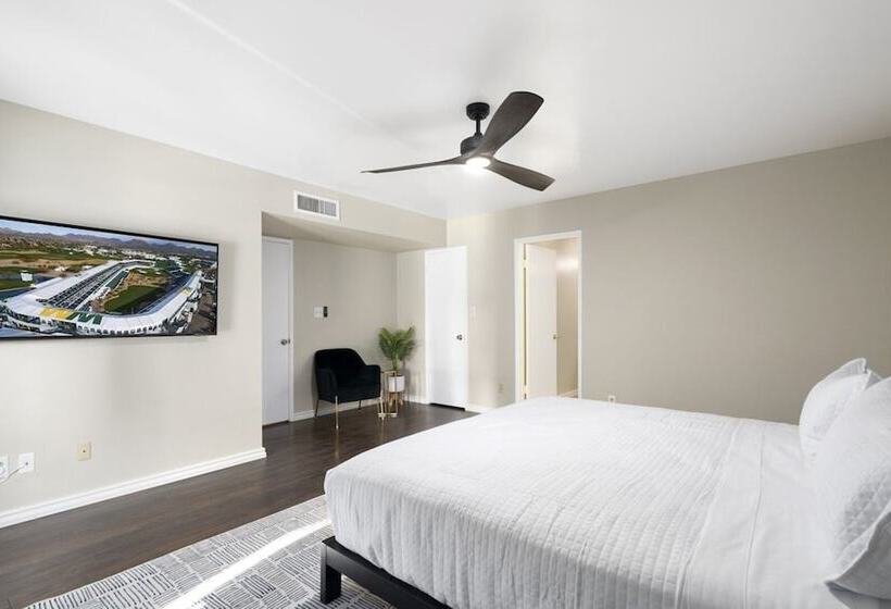 Entertainers Dream! 4 Bdrm / Htd Pool/ Games!