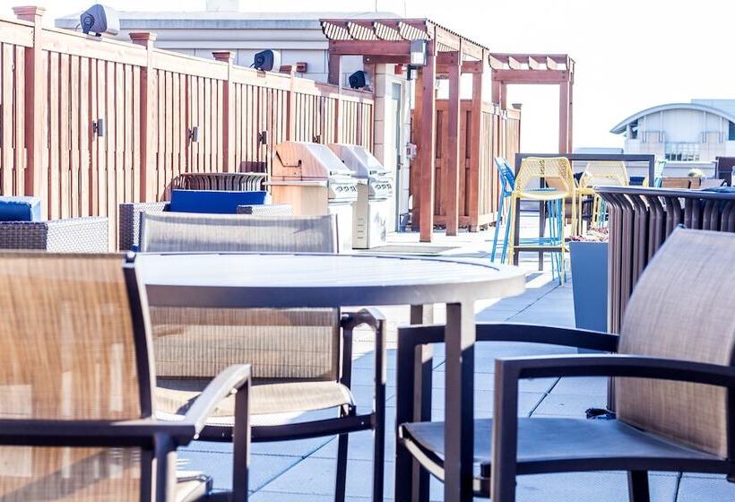 Heaven On Hollywood Boulevard Furnished Apartments