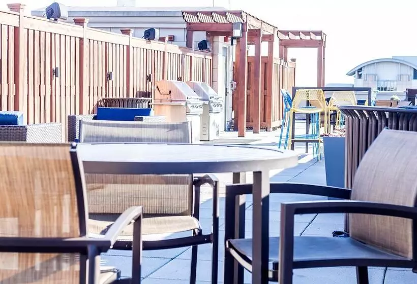 Heaven On Hollywood Boulevard Furnished Apartments