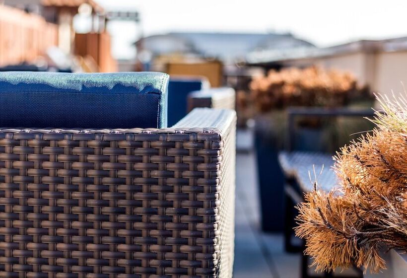 Heaven On Hollywood Boulevard Furnished Apartments