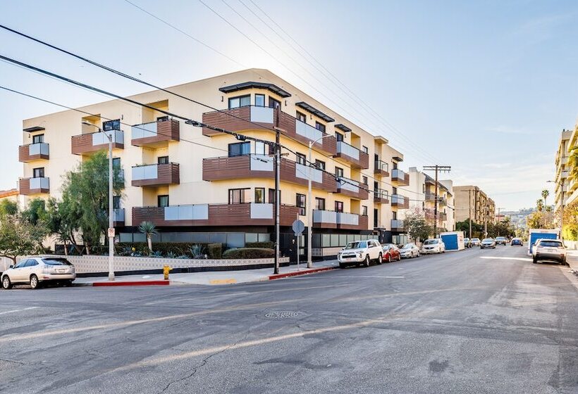 Heaven On Hollywood Boulevard Furnished Apartments