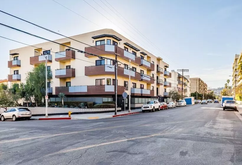 Heaven On Hollywood Boulevard Furnished Apartments