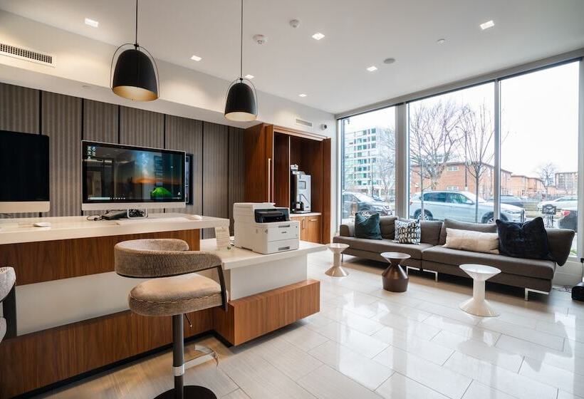 Heaven On Hollywood Boulevard Furnished Apartments