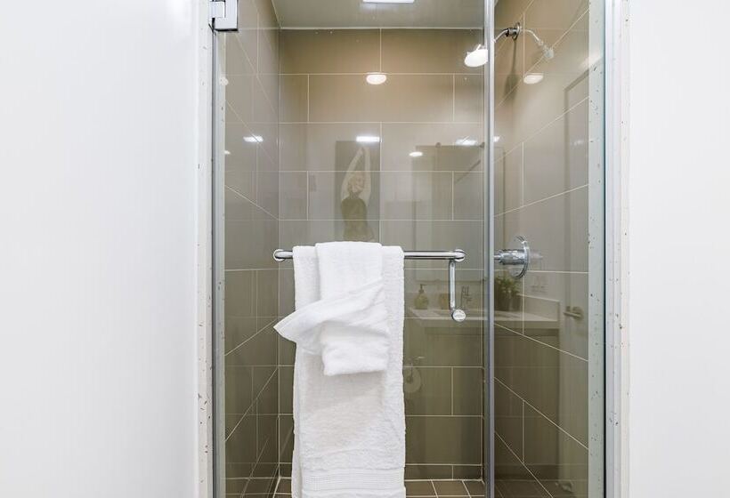 Heaven On Hollywood Boulevard Furnished Apartments