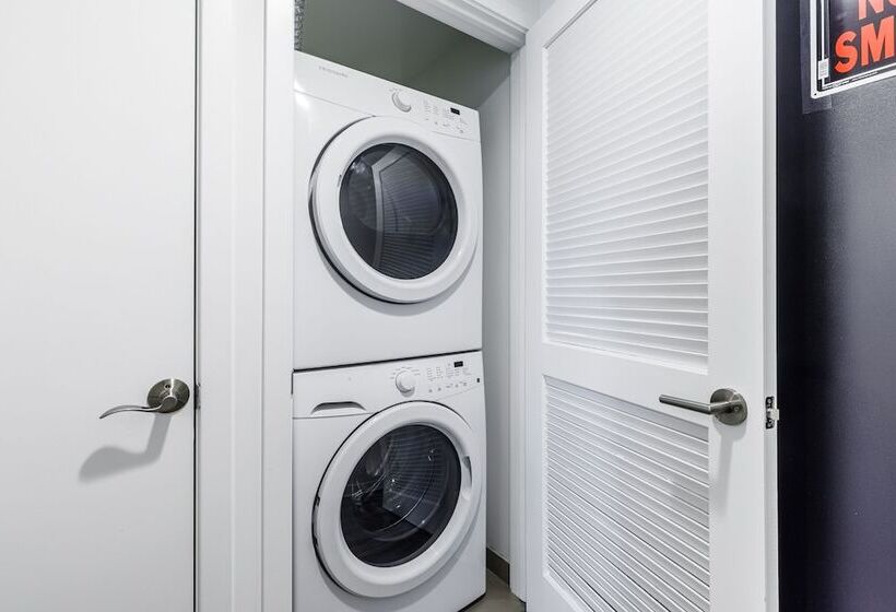 Heaven On Hollywood Boulevard Furnished Apartments