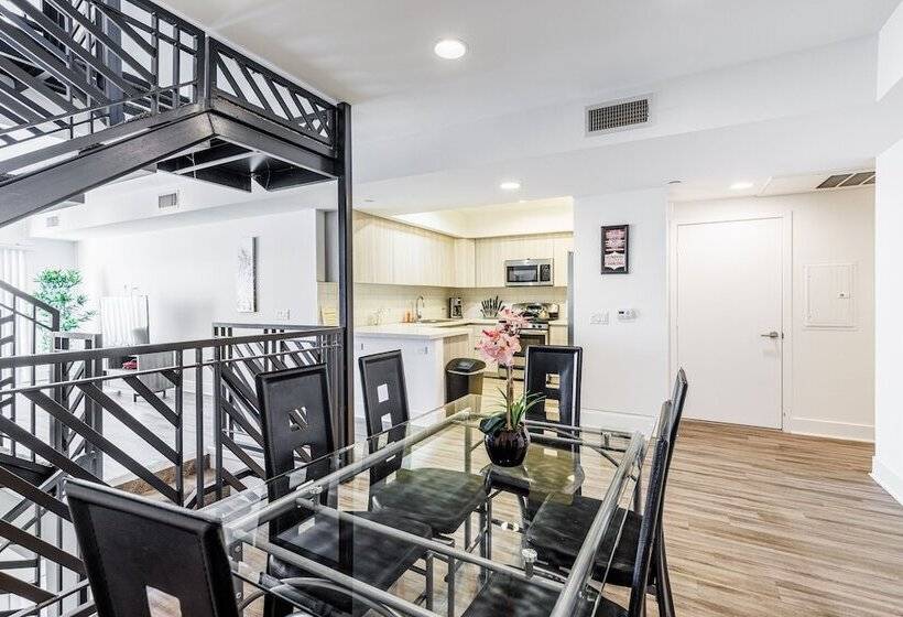 Heaven On Hollywood Boulevard Furnished Apartments