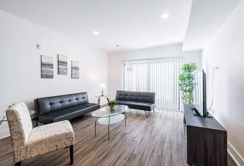 Heaven On Hollywood Boulevard Furnished Apartments