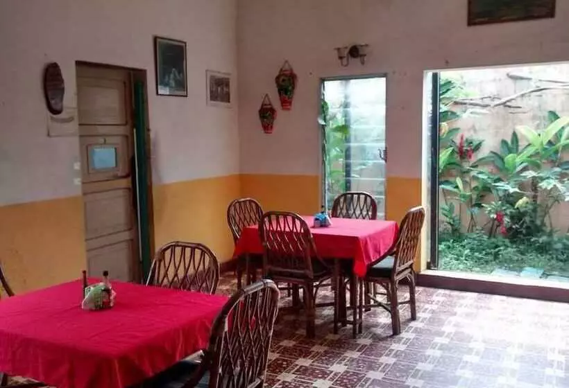 Hostal Tropicana